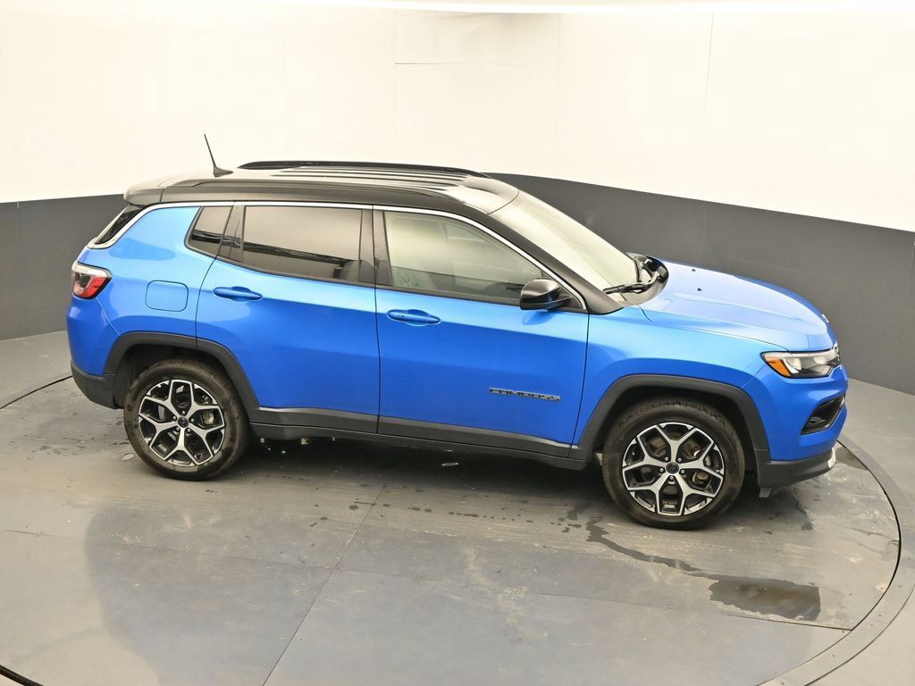 Used 2025 Jeep Compass Limited AWD/4WD image 33
