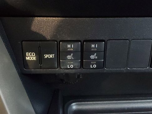 Used 2015 Toyota RAV4 Limited image 28