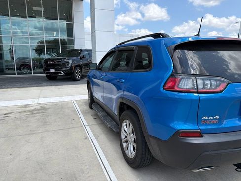 Used 2022 Jeep Cherokee Latitude Lux w/ Sun & Sound Group AWD/4WD image 5