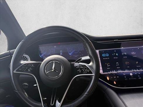 Used 2022 Mercedes-Benz EQS 580 4MATIC Sedan image 16