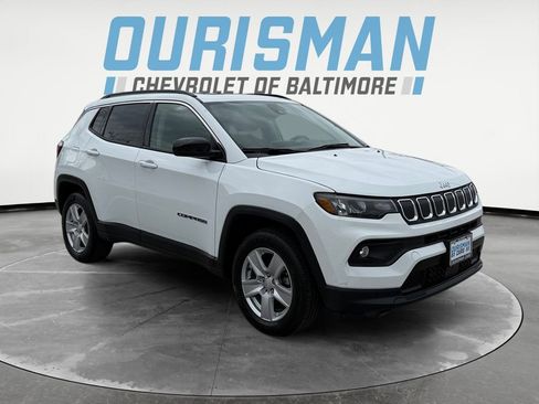 Used 2022 Jeep Compass Latitude w/ Sun and Sound Group AWD/4WD image 1
