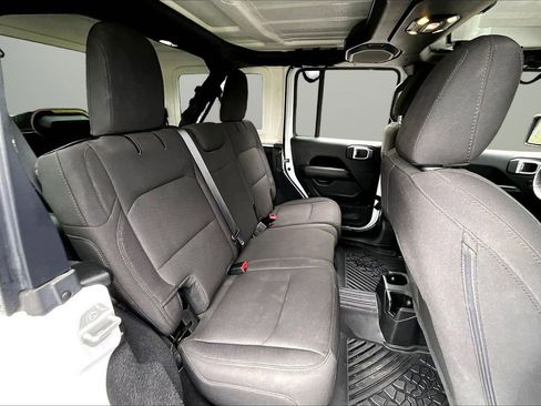 Certified 2022 Jeep Wrangler Unlimited Sahara w/ Cold Weather Group AWD/4WD image 24