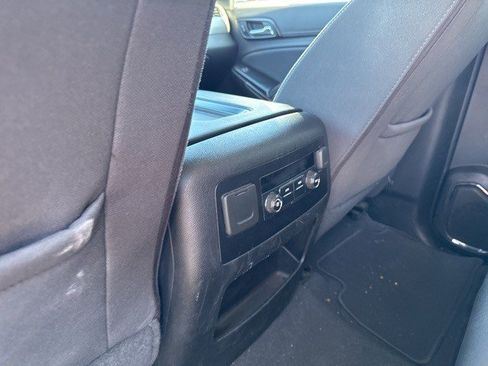 Used 2019 GMC Yukon SLE w/ SLE Value Package image 10