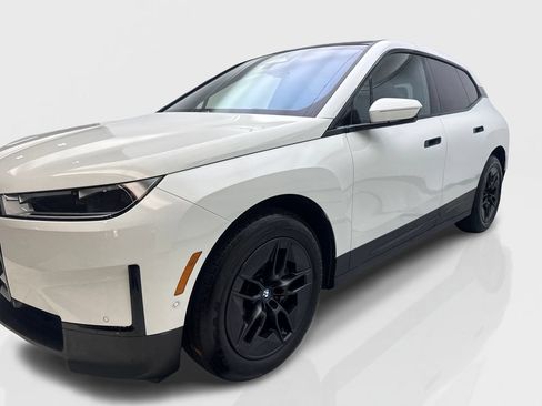 Used 2024 BMW iX xDrive50 w/ Convenience Package AWD/4WD image 11