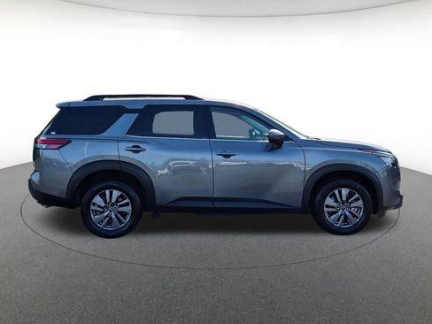 Used 2025 Nissan Pathfinder SV AWD/4WD image 4