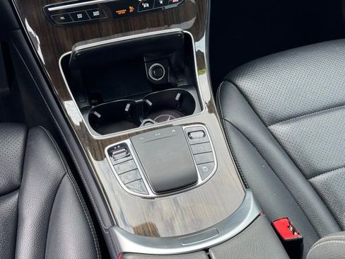 Used 2020 Mercedes-Benz GLC 300 4MATIC image 17
