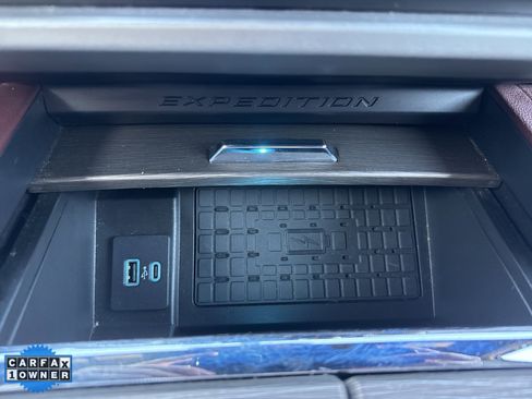 Used 2024 Ford Expedition Limited image 16