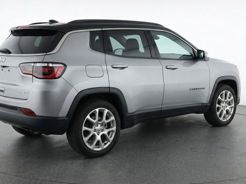 Used 2025 Jeep Compass Limited image 9