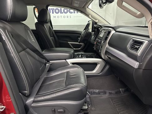 Used 2017 Nissan Titan PRO-4X w/ Pro-4x Convenience Package image 23