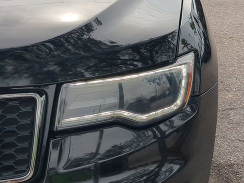 Used 2019 Jeep Grand Cherokee Limited w/ Luxury Group II image 10