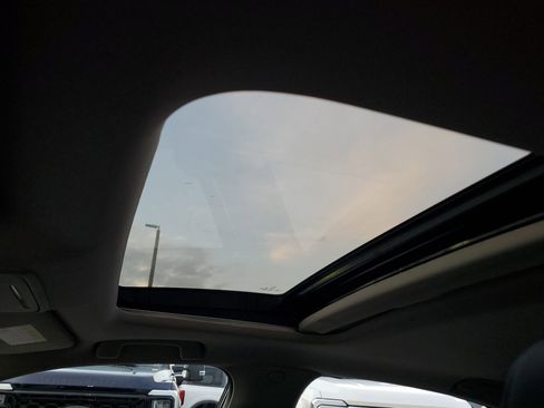 Used 2022 Honda Civic Touring image 10