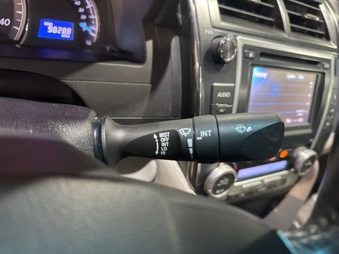 Used 2014 Toyota Camry XLE image 17