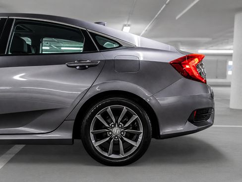 Used 2019 Honda Civic EX image 15