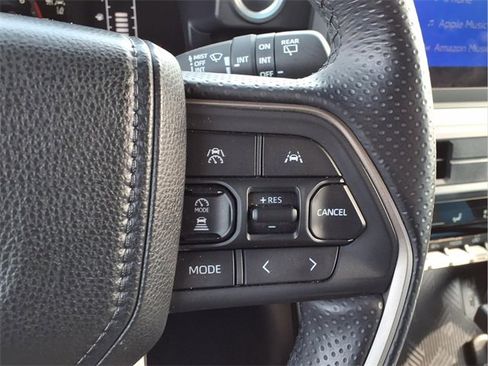 Used 2025 Toyota 4Runner SR5 image 13