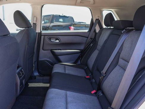 Used 2025 Nissan Rogue SV AWD/4WD image 18