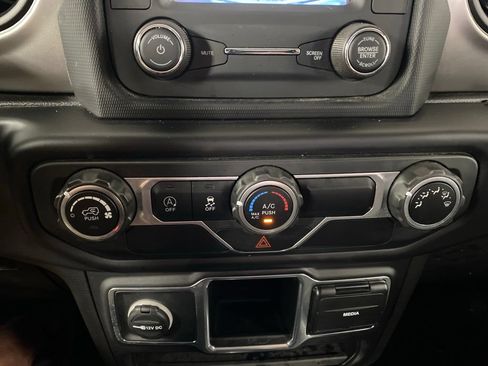 Used 2019 Jeep Wrangler Sport AWD/4WD image 33
