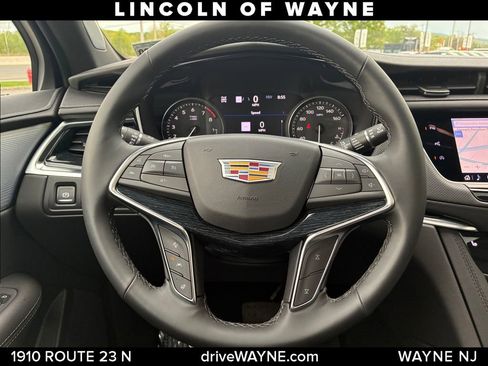 Used 2025 Cadillac XT5 Premium Luxury w/ Technology Package AWD/4WD image 25