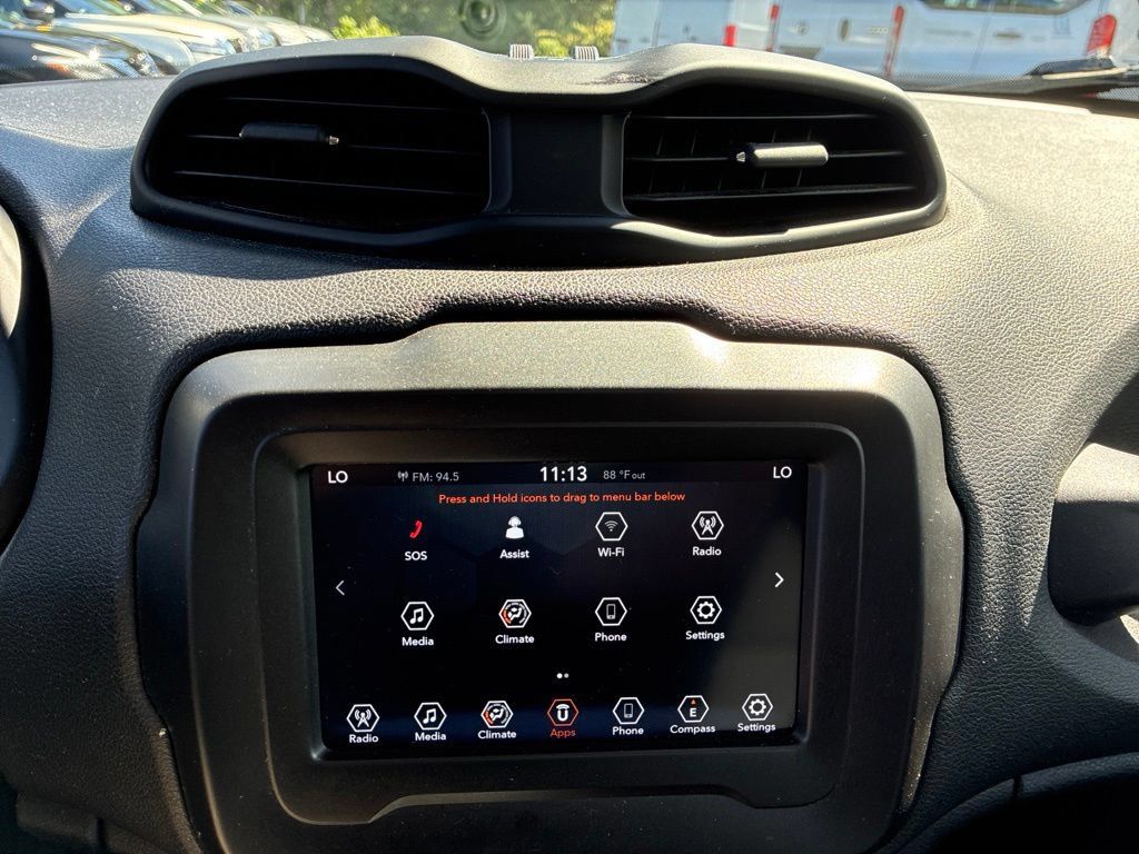 Used 2020 Jeep Renegade Latitude AWD/4WD image 18