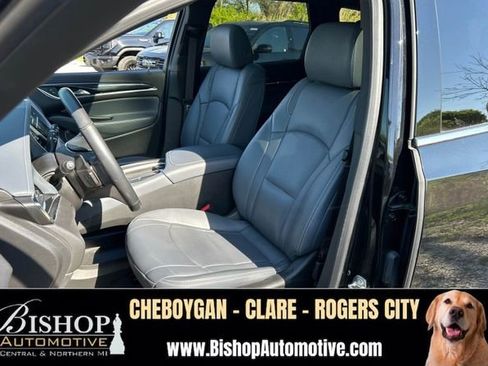 Used 2024 Buick Enclave Essence w/ Experience Buick Package AWD/4WD image 3