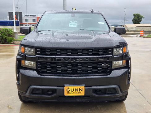 Certified 2022 Chevrolet Silverado 1500 Custom RWD image 2