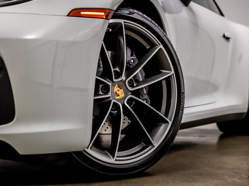 Used 2024 Porsche 911 Carrera RWD image 20