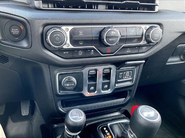 Used 2025 Jeep Wrangler Sport AWD/4WD image 31