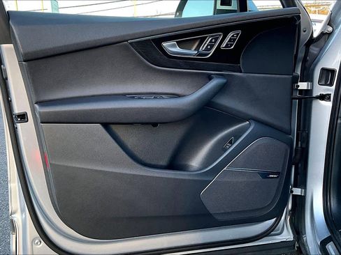 Used 2017 Audi Q7 3.0T Premium Plus image 21