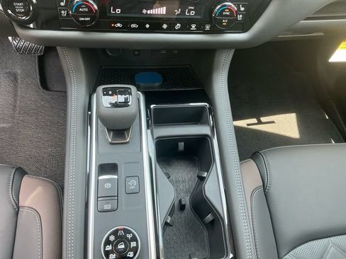 New 2026 Nissan Pathfinder Platinum AWD/4WD image 13