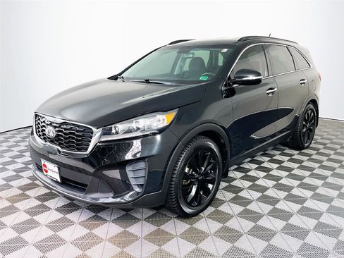Used 2019 Kia Sorento S image 3