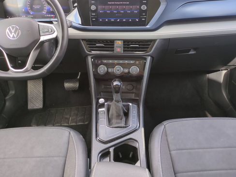 Used 2024 Volkswagen Taos SE FWD image 19