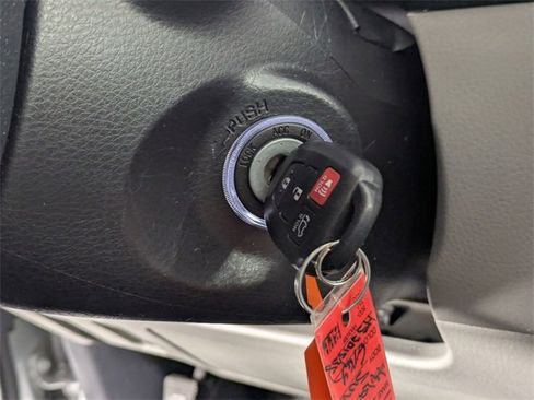 Used 2017 Toyota Highlander Plus image 21