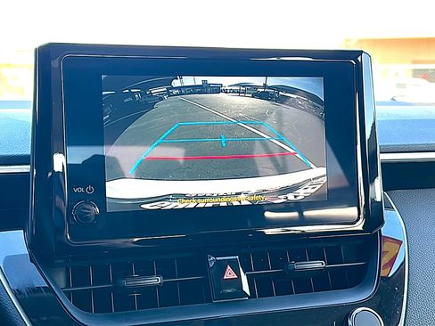 Used 2023 Toyota Corolla LE image 31