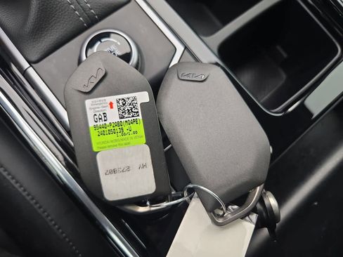 Certified 2024 Kia Sorento SX image 35