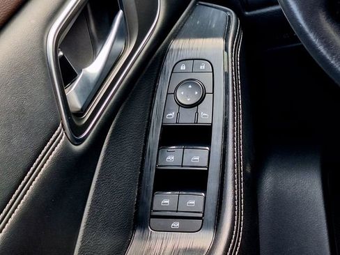 Certified 2021 Nissan Rogue SV w/ Premium Package FWD image 10