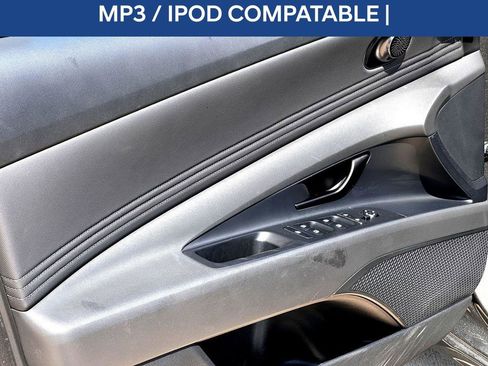 Used 2025 Hyundai Elantra Sport image 13