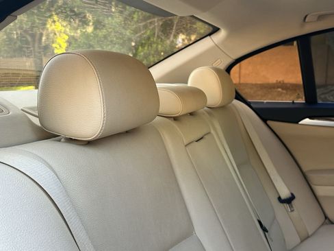 Used 2011 BMW 528i Sedan RWD image 21