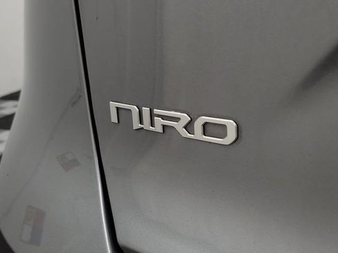 Certified 2024 Kia Niro EX FWD image 9
