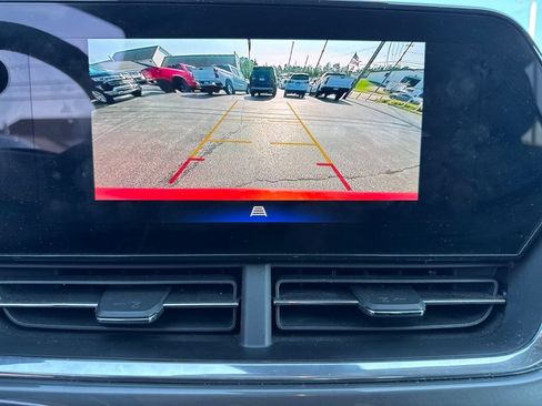 Used 2024 Chevrolet Trax ACTIV w/ Sunroof Package FWD image 7