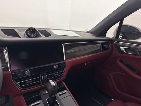 Certified 2025 Porsche Macan GTS AWD/4WD image 22