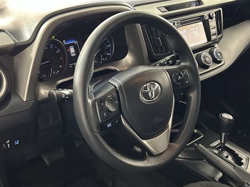 Used 2018 Toyota RAV4 LE w/ Carpet Mat Package FWD image 14