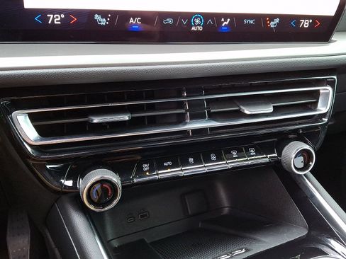 Certified 2025 Chevrolet Traverse LT AWD/4WD image 15