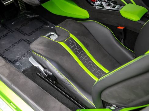 Used 2024 Lamborghini Huracan Tecnica image 27