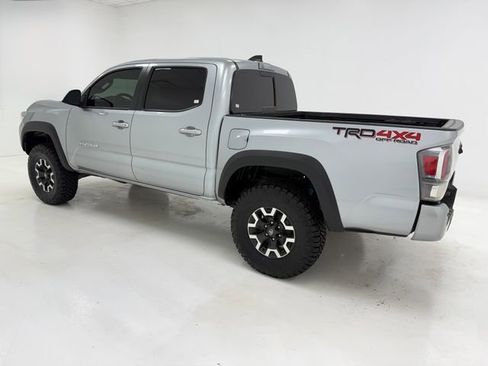 Used 2023 Toyota Tacoma TRD Off-Road w/ Technology Package AWD/4WD image 39