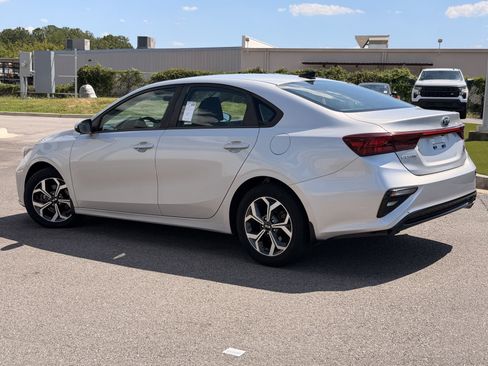 Used 2019 Kia Forte LXS FWD image 10