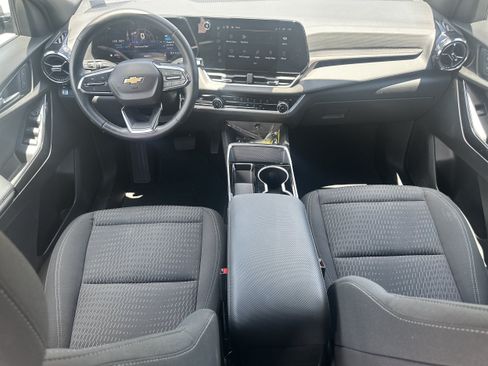 Used 2025 Chevrolet Equinox LT FWD image 22