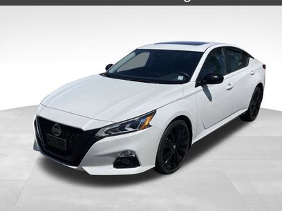 Used 2022 Nissan Altima 2.5 SR w/ Midnight Edition Package