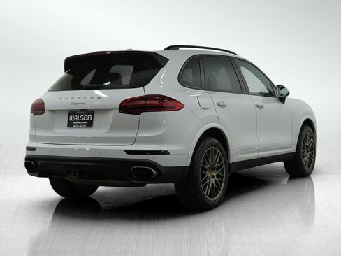 Used 2017 Porsche Cayenne Platinum Edition image 5