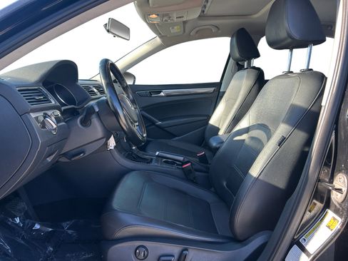 Used 2016 Volkswagen Passat 1.8T SE image 2