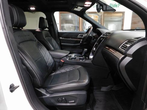 Used 2019 Ford Explorer Platinum image 97