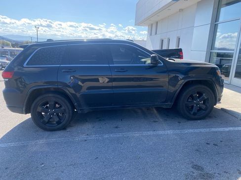 Used 2015 Jeep Grand Cherokee Altitude image 1